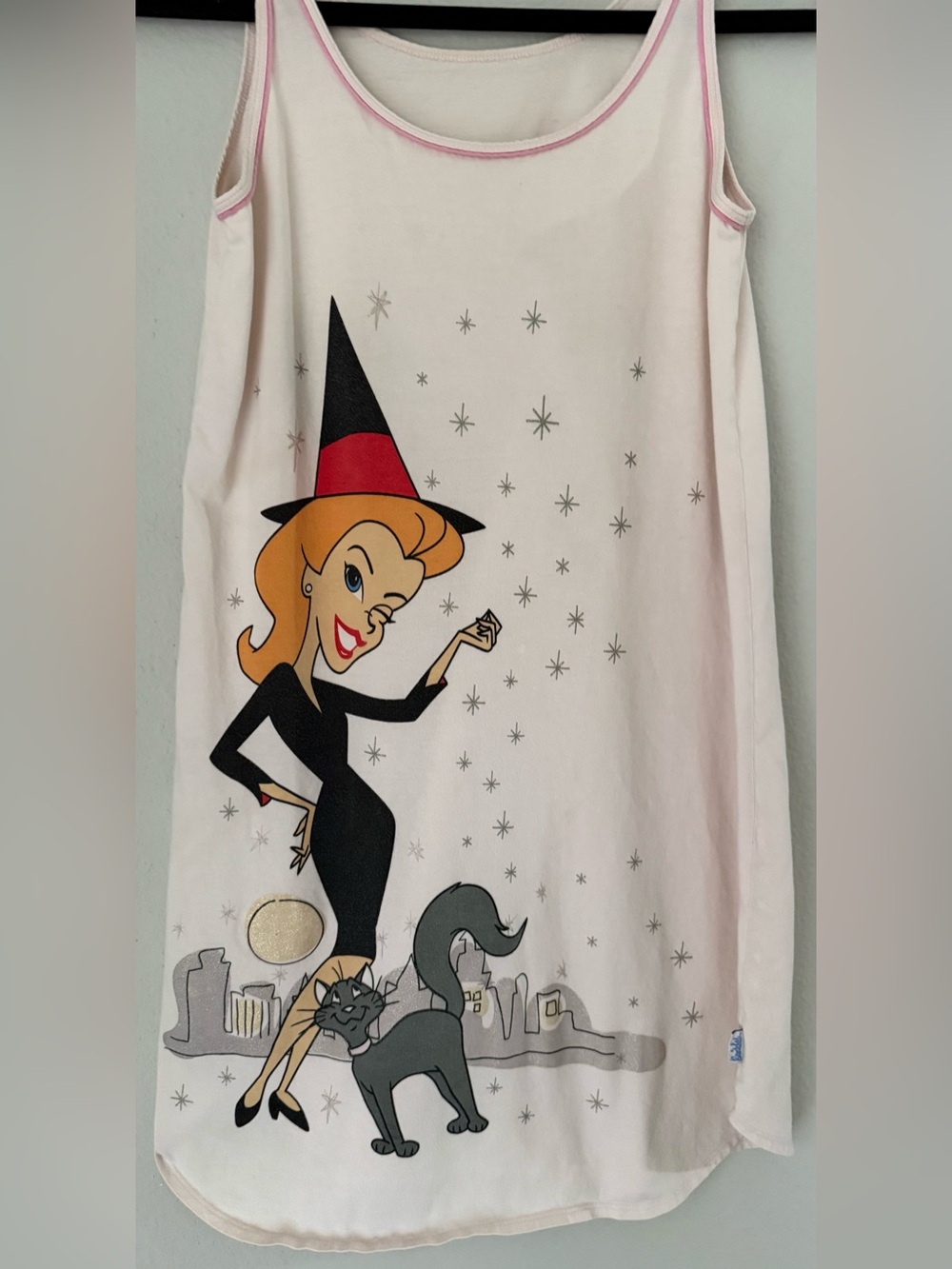 Vintage pink 2006 "Bewitched" sleep shirt or dress - Picture 2 of 8